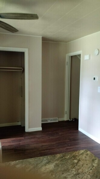 Building Photo - N2724 Duvenick Ln