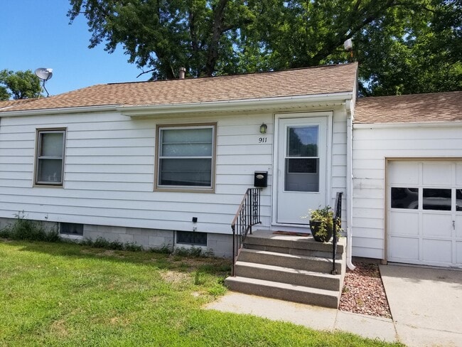 FIRST MONTH'S RENT 1/2 PRICE! 2 bedroom, 2 bath house located near waterpark! ¡PRIMERO MES DE AL... - FIRST MONTH'S RENT 1/2 PRICE! 2 bedroom, 2 bath house located near waterpark!  ¡PRIMERO MES DE AL...