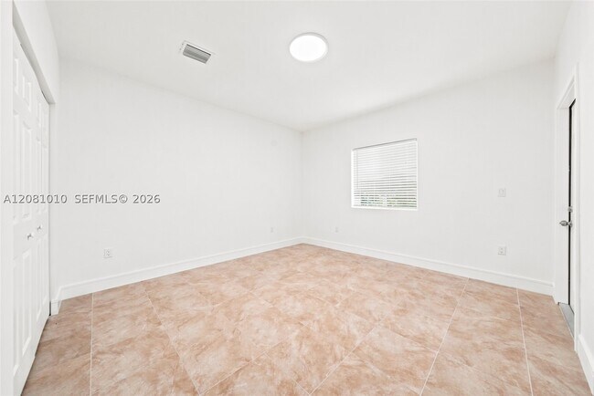 Building Photo - 145 NE 60th St