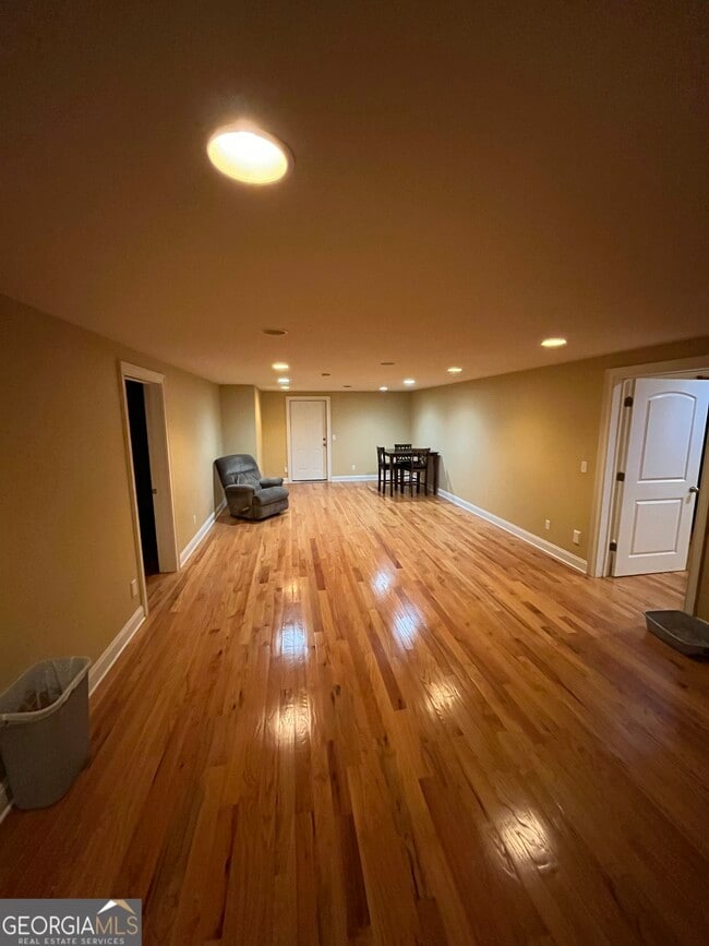 Building Photo - 87 Ridgeview Ln