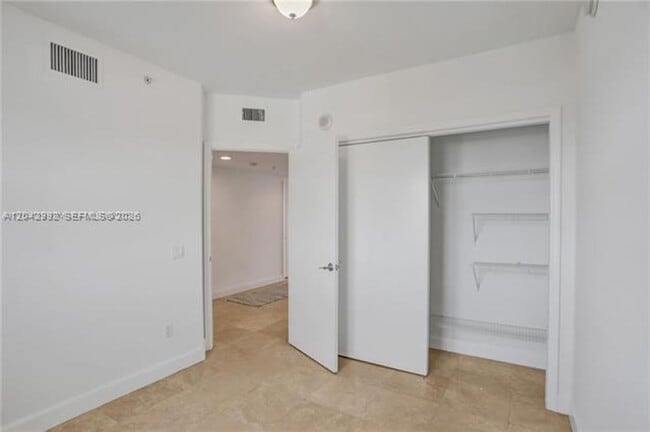 Building Photo - 15051 Royal Oaks Ln