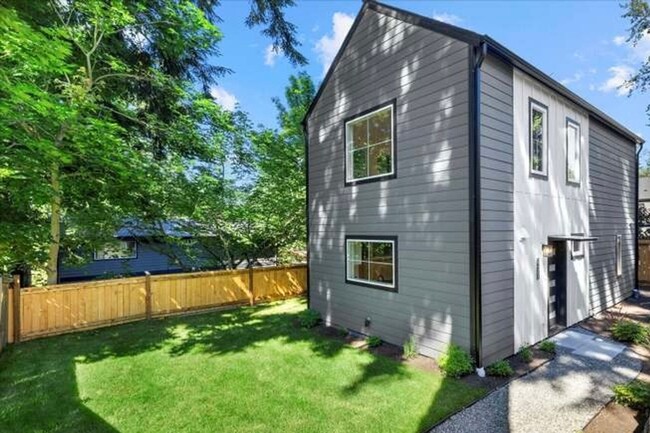 Primary Photo - Maple Leaf 2-Bedroom Plus Office