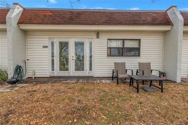 Building Photo - 9224 Mission Oaks Blvd