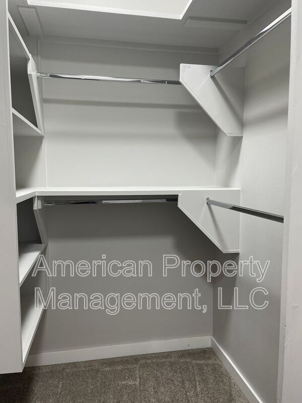 Building Photo - 311 N Choctaw Ave