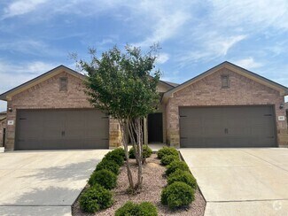 Building Photo - Luxury 3/2 duplex in great New Braunfels N...