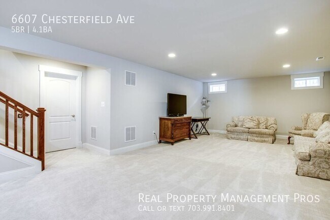 Building Photo - 6607 Chesterfield Ave