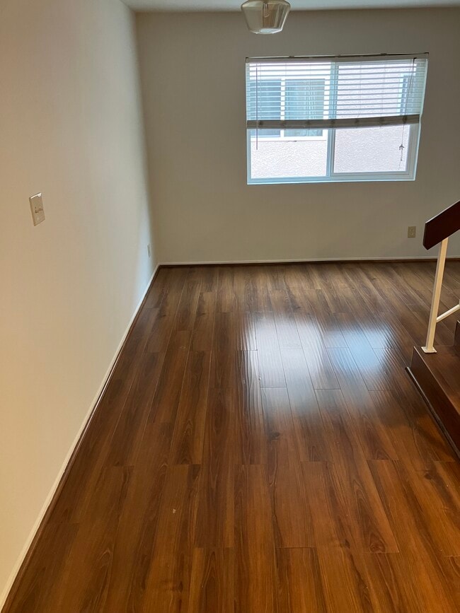 Dining Area - 1236 E Broadway