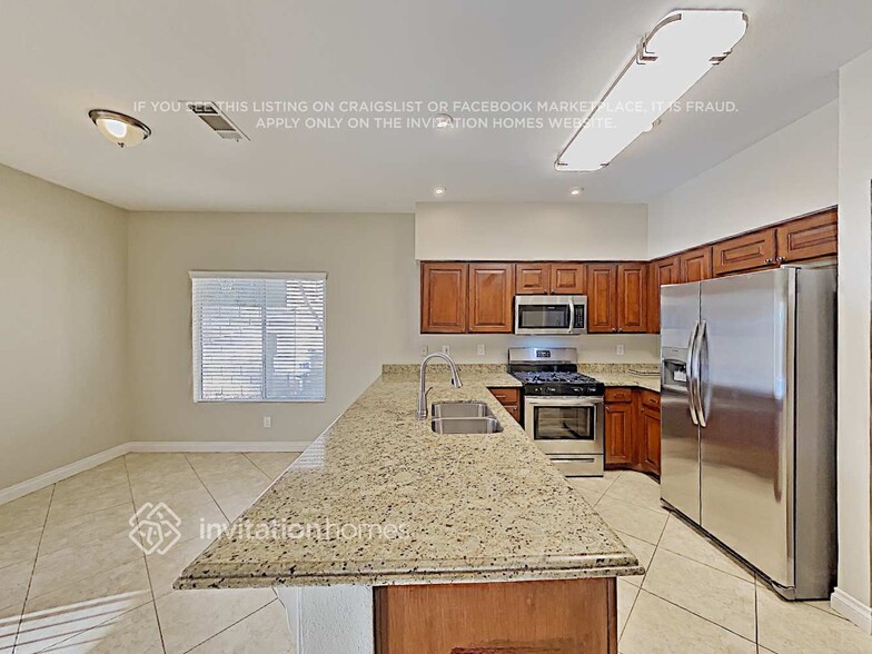 Building Photo - 9405 Valencia Canyon Dr