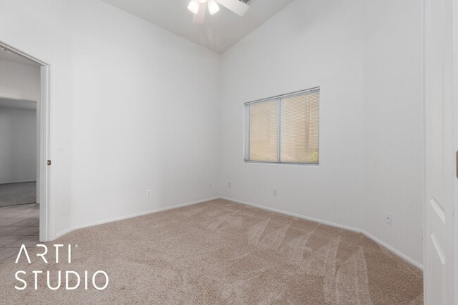 Building Photo - ***Sunset Greens 3 Bedroom 2 Bath Unfurnis...