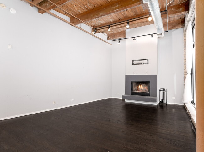 Building Photo - 2300 W Wabansia Ave