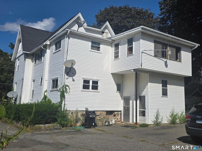 Building Photo - 68 Wetmore Ave