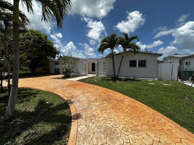 Building Photo - 7725 Grandview Blvd