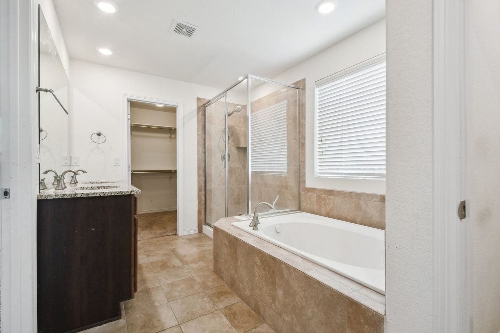 Building Photo - 8910 Azalea Ct
