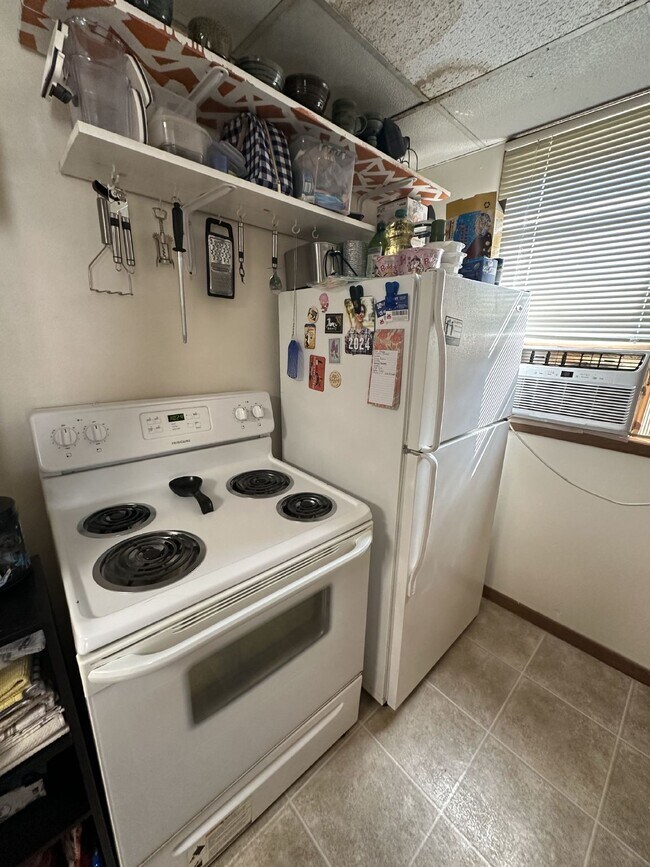 Building Photo - 1 bed 1 bath on Water St near UWEC!