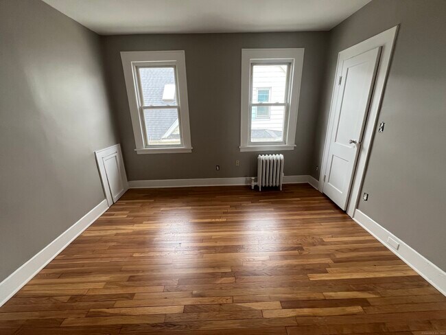 Building Photo - 389 Hawley Ave