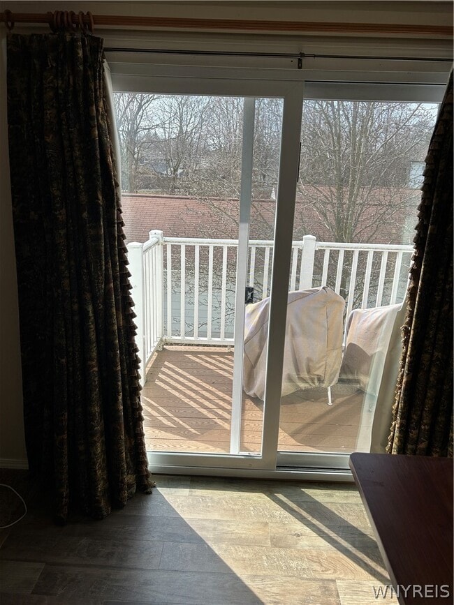 Building Photo - 307 Cayuga Rd