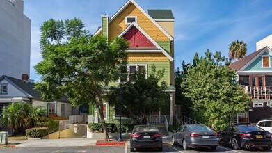 Building Photo - Stunning 4 Level Condo in Little Italy