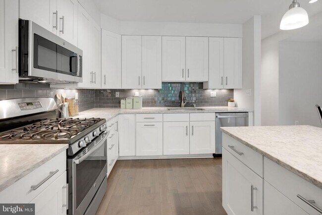 Building Photo - 3821 14th St NW