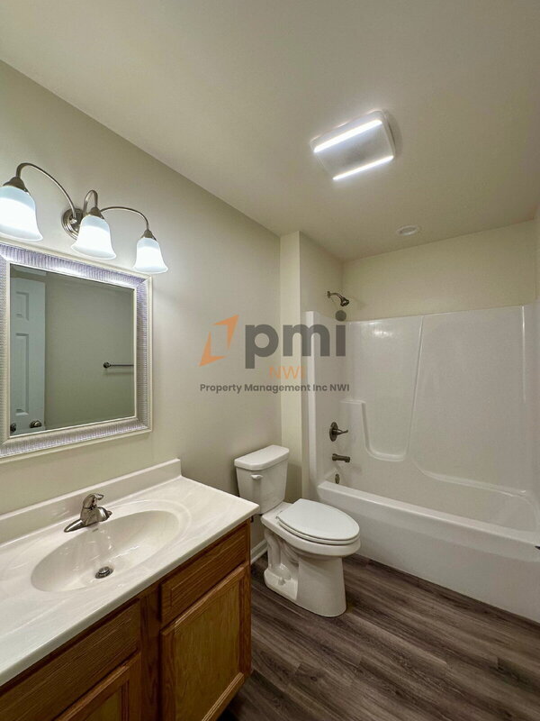 Building Photo - 122 - 124 Park Ave