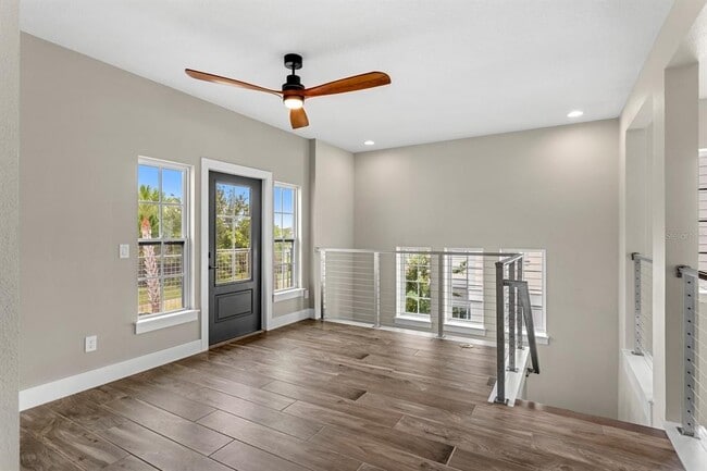 Building Photo - 8276 Modiano St