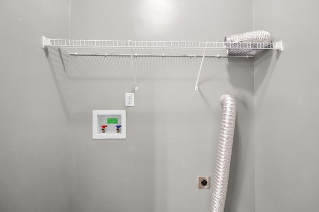 Building Photo - 2200 Trophy Trce