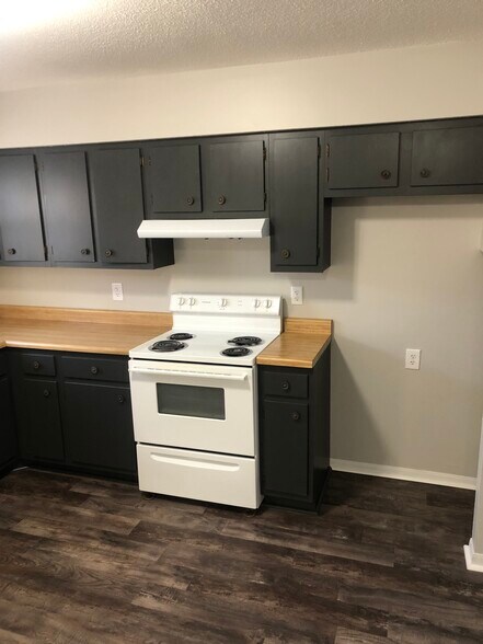 Building Photo - 1017 Ebersole Blvd