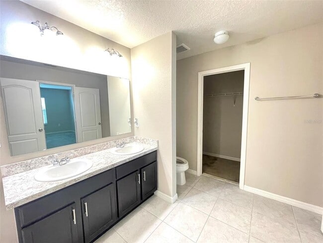 Building Photo - 2847 Mosshire Cir