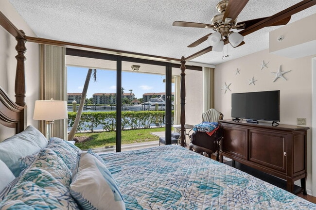 Building Photo - 2401 Marina Isle Way