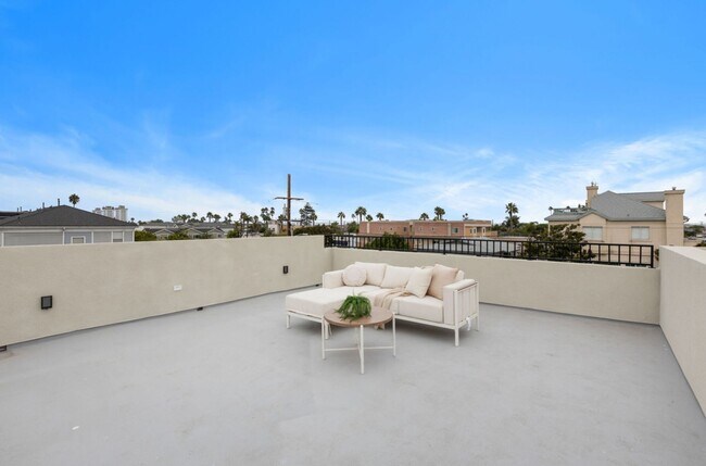 Building Photo - Long Term, Unfurnished Rental in Imperial Beach