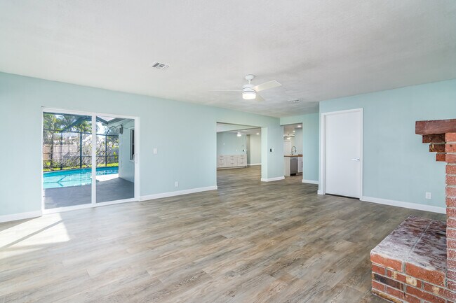 Building Photo - 1 W Point Dr