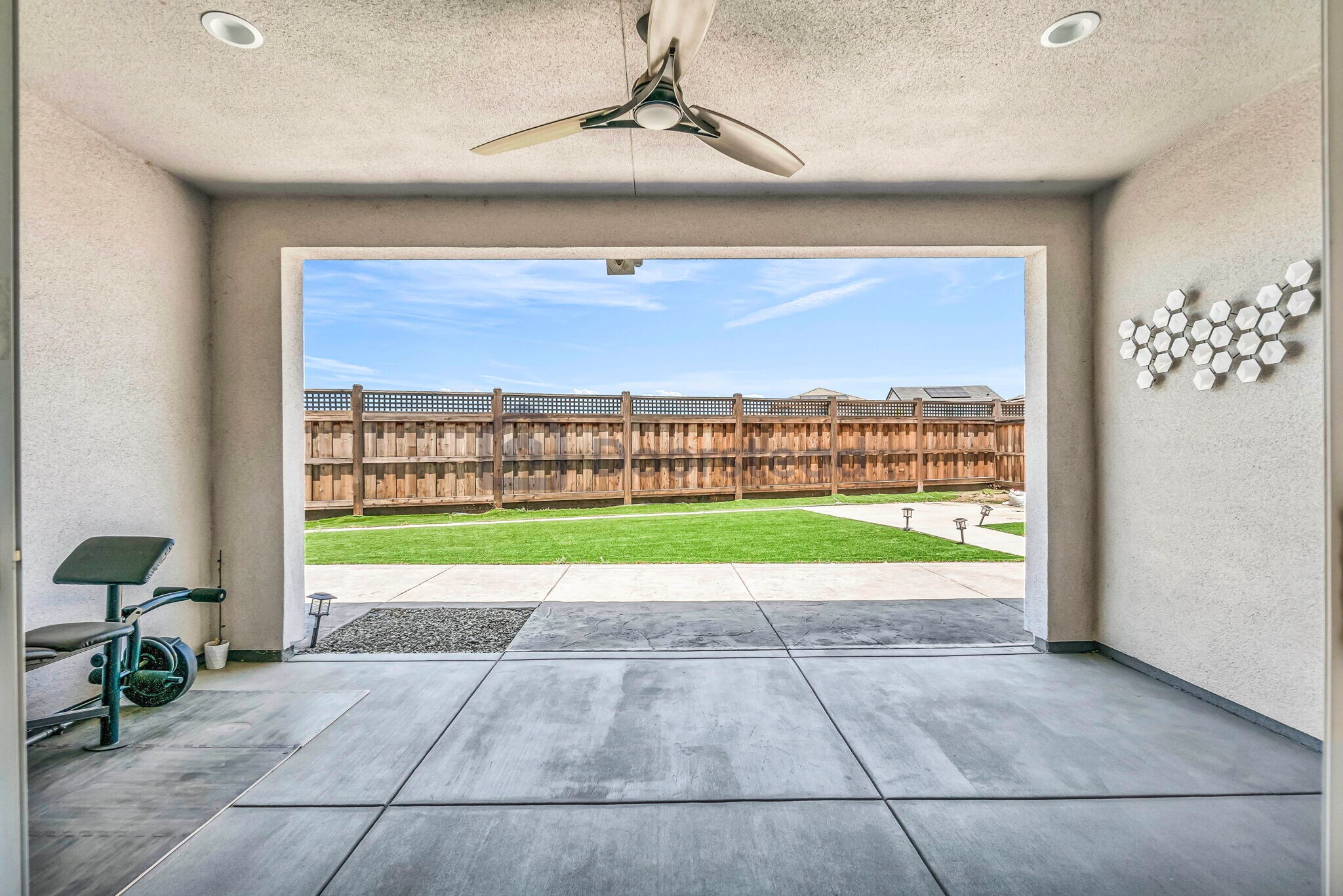 Building Photo - 16819 Karsen Ln