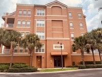 Building Photo - Luxury Top Floor Condo