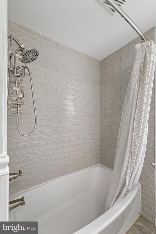 Building Photo - 1541 Doxbury Rd