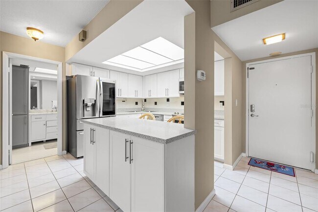 Building Photo - 5220 Brittany Dr S