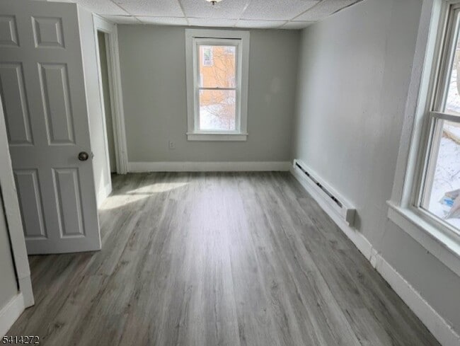 Building Photo - 8 Center St