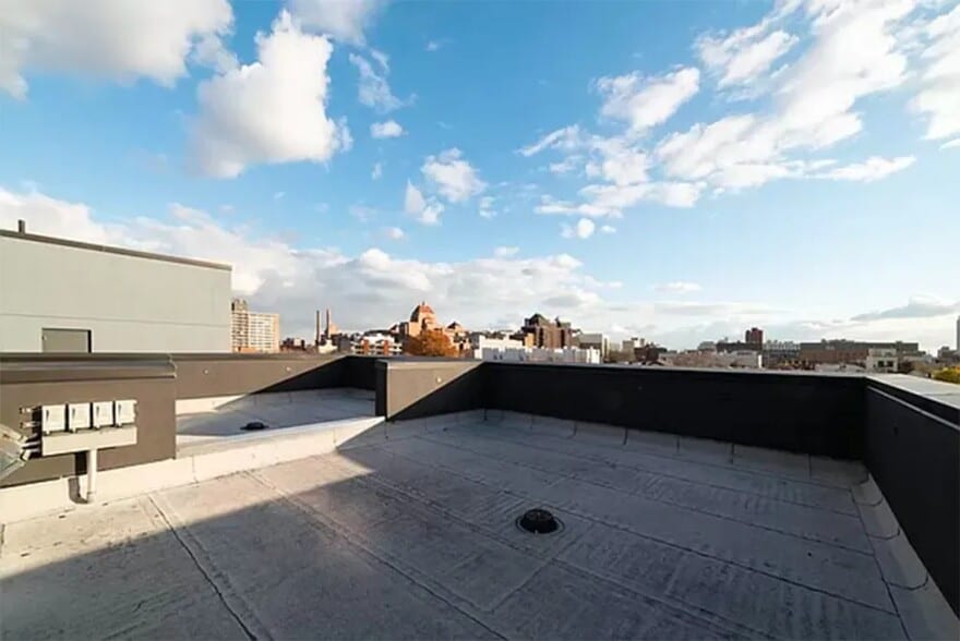 Building Photo - Furnished room/NOT APARTMENT