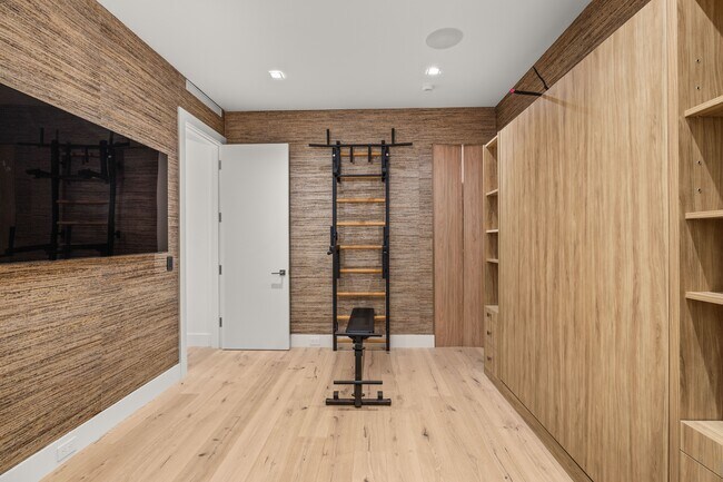 Building Photo - 219 W Bleeker St