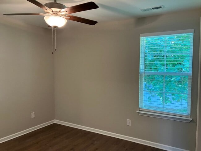 Building Photo - Nearly new and affordable in Columbia