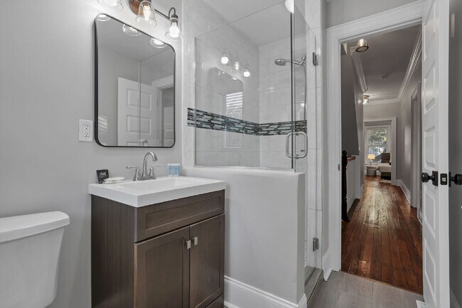 Building Photo - Stunning Restored 4BR Home Steps from Goodale Park & the Short North