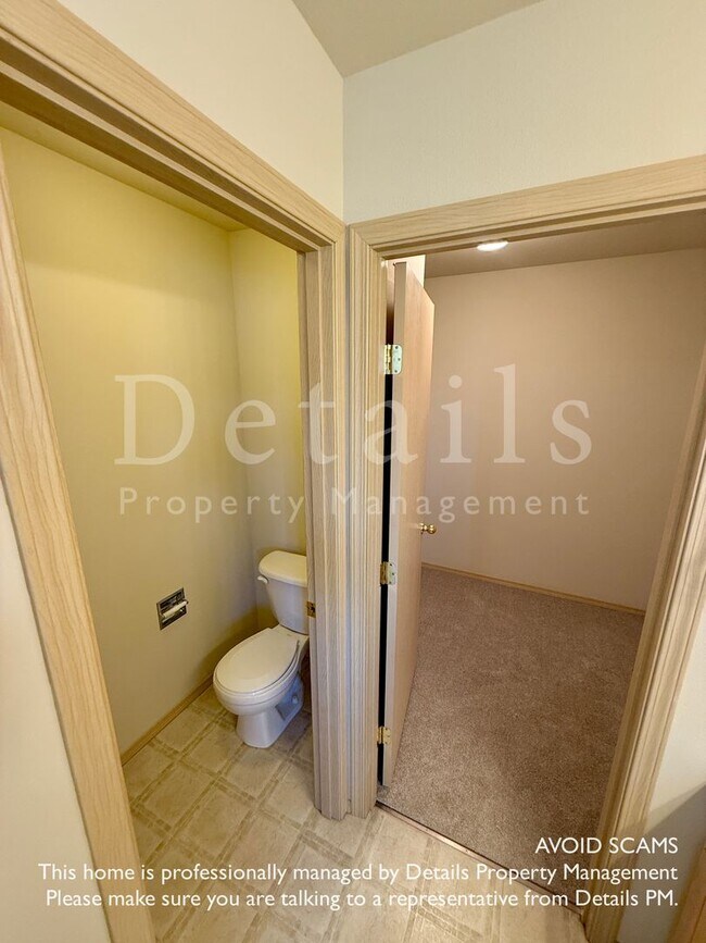 Building Photo - Large 3+ Bedroom Home in Port Orchard w/Ne...