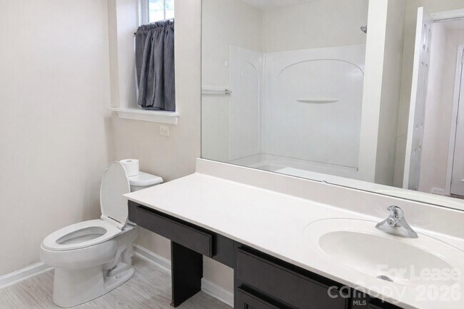 Building Photo - 111 Lynch Cir