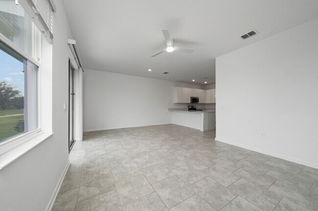 Building Photo - 3295 Laurent Lp