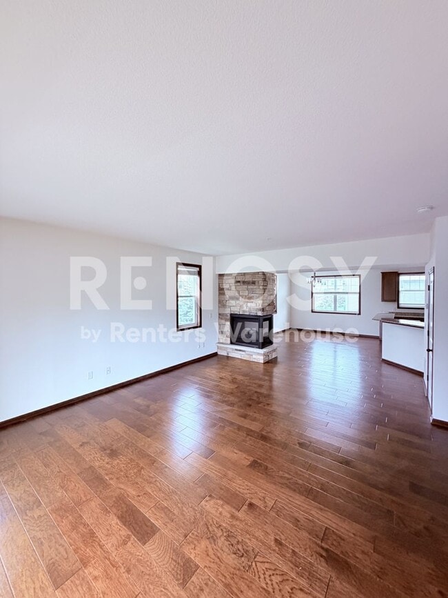 Building Photo - 9580 Madison Dr