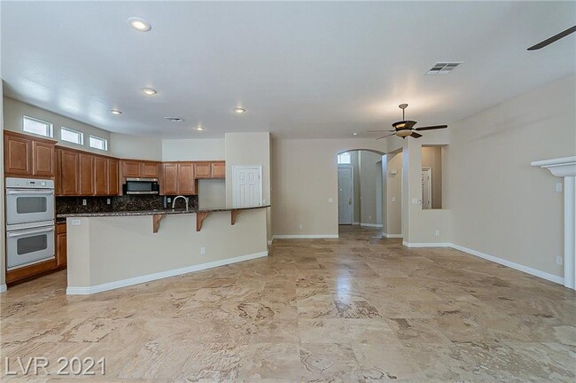 Building Photo - 7225 Fern Meadow St
