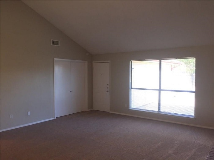 Building Photo - 621 Shenandoah Ct