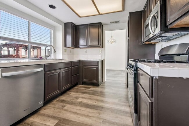 Building Photo - 3283 Braemar Ln