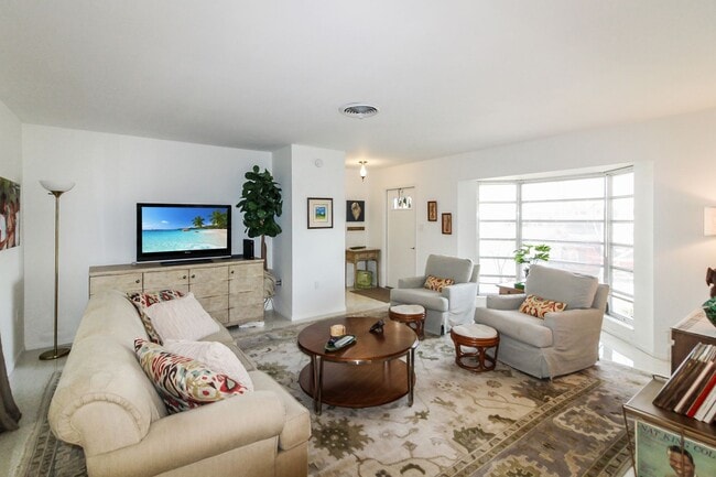 Building Photo - Venice Gardens Seasonal Home for Rent