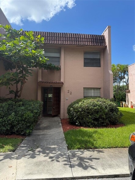 Primary Photo - 22 Laredo Pl