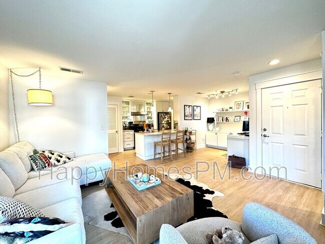 Building Photo - 278 Alexandra Dr