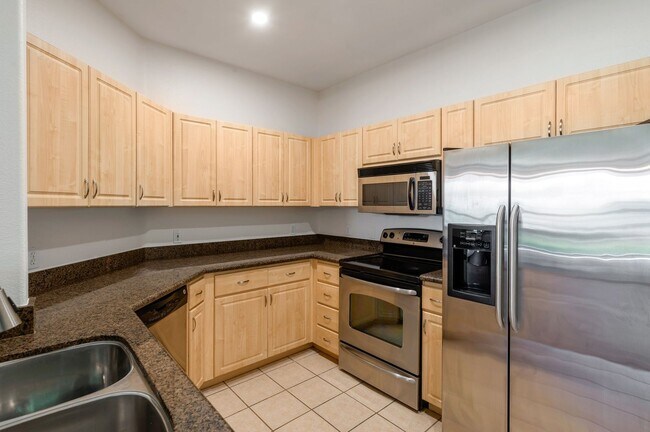 Building Photo - Luxury DC Ranch Condo - Walk to Market Street